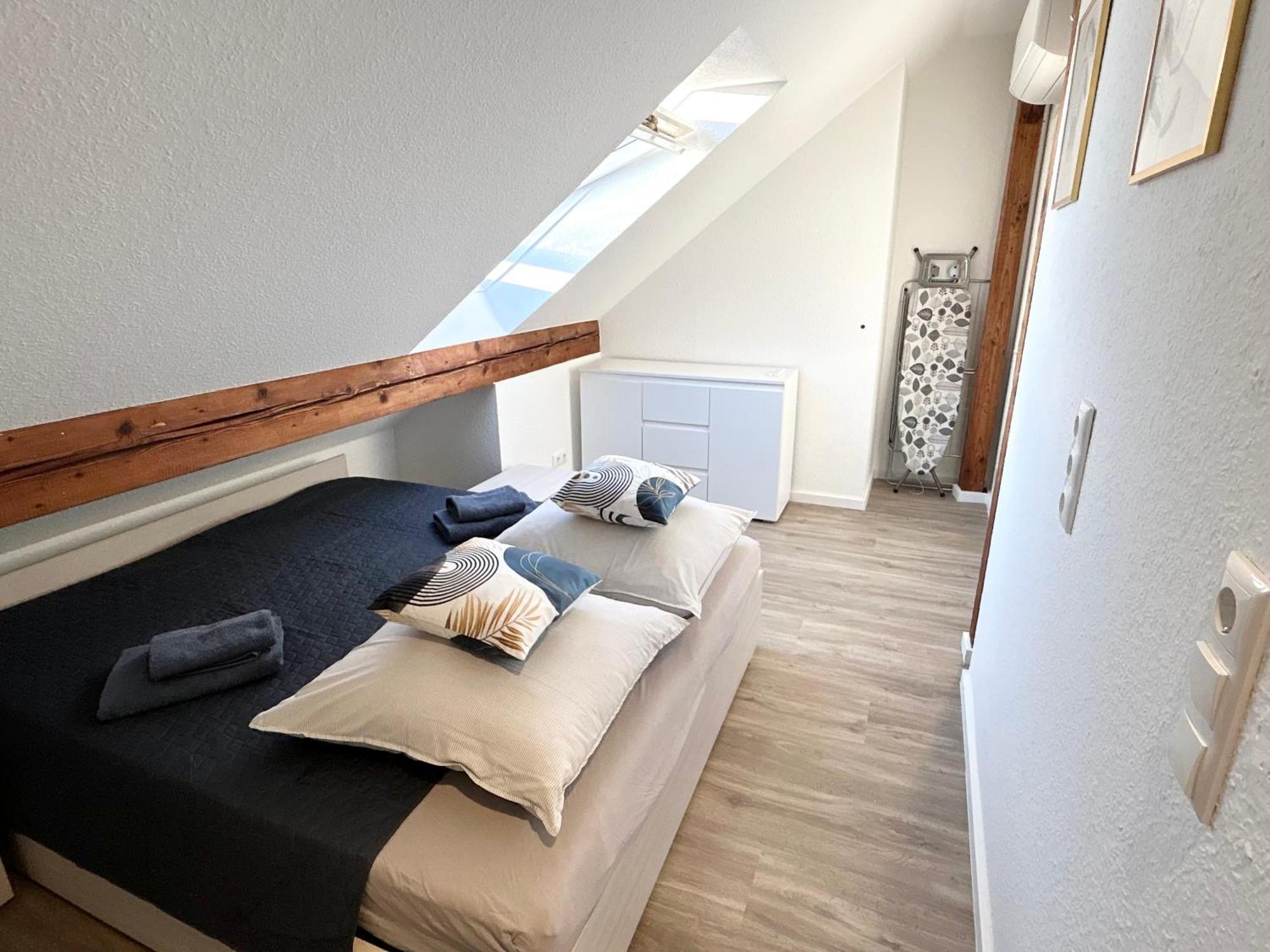 Lgh-Moderne, Ruhige Wohnung, Naehe Zum Flughafen Und Autobahn, 24H-Self-Check-In, Vollausgestattet, Disneyplus, Waschmaschine Langenhagen  Dış mekan fotoğraf
